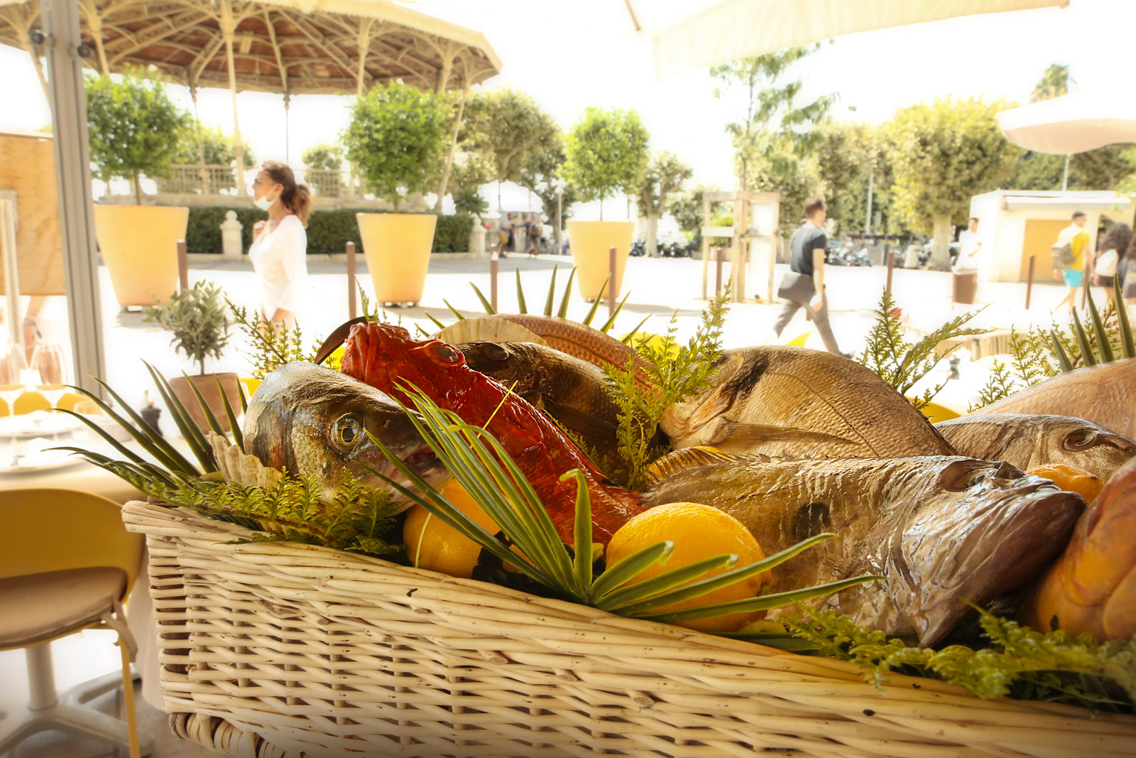 Restaurant La Perle, restaurant de fruits de mer et poissons à Cannes - Corbeille de poissons