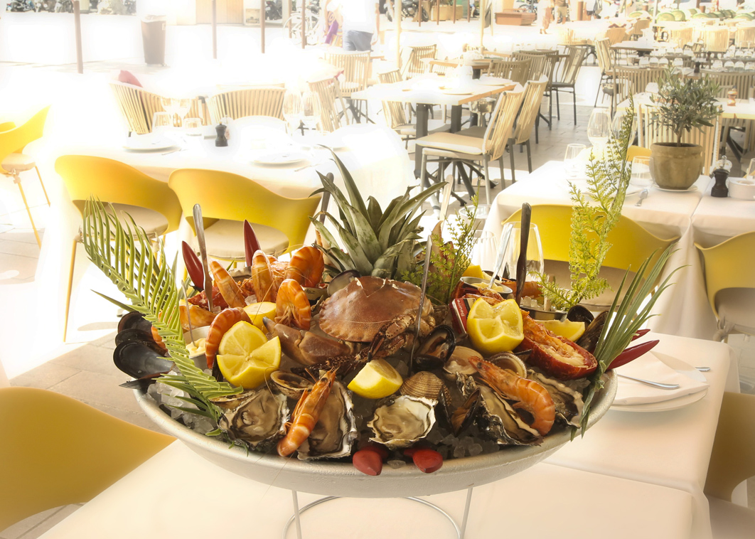 Les plateaux de fruits de mer au Restaurant La Perle, restaurant de fruits de mer et poissons à Cannes